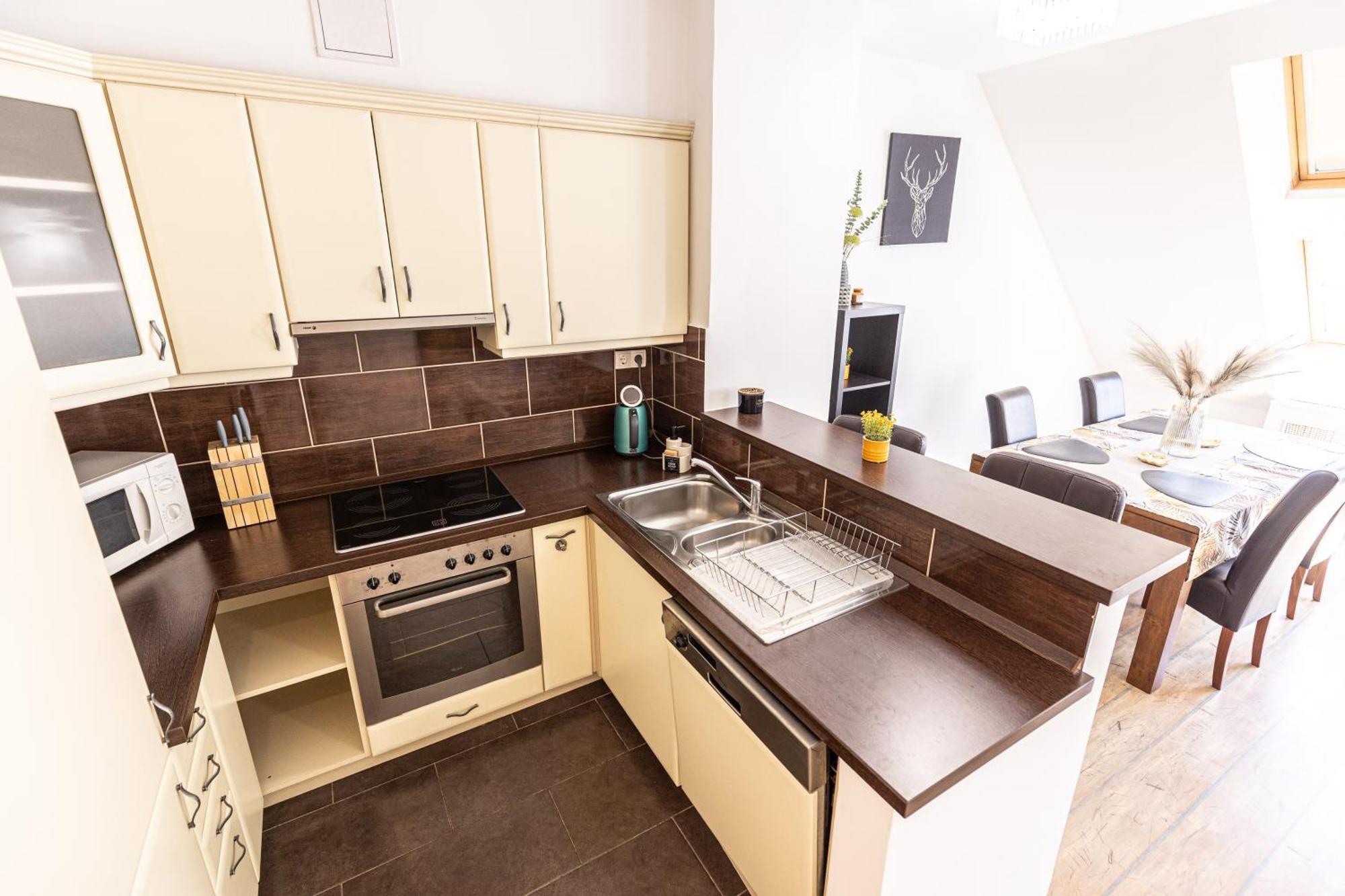 Gozsdu White Raven Residence 504 With Free Underground Parking, Budapest